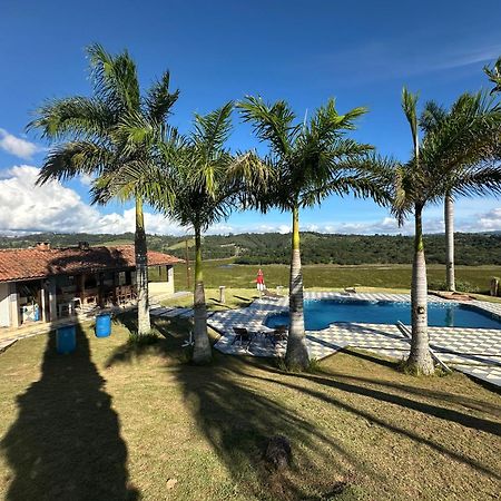 Vila Sitio Frente A Barragem Salesópolis Exteriér fotografie