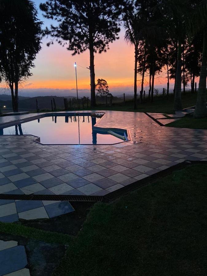 Vila Sitio Frente A Barragem Salesópolis Exteriér fotografie
