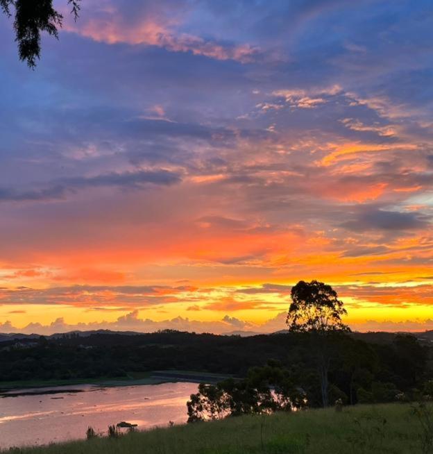 Vila Sitio Frente A Barragem Salesópolis Exteriér fotografie