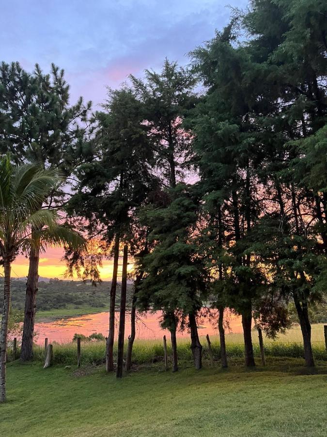 Vila Sitio Frente A Barragem Salesópolis Exteriér fotografie